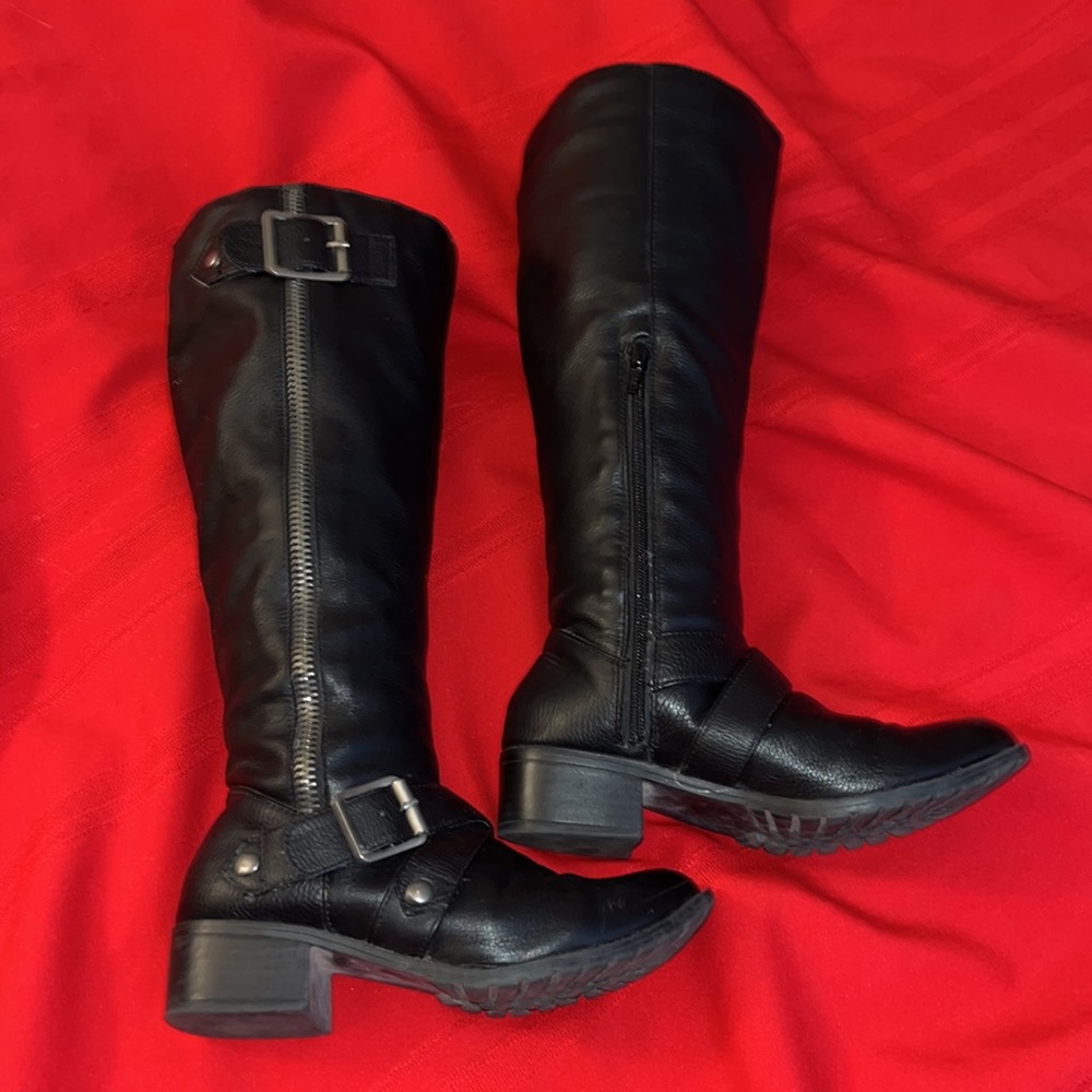Size 5 Black McKinley Boots